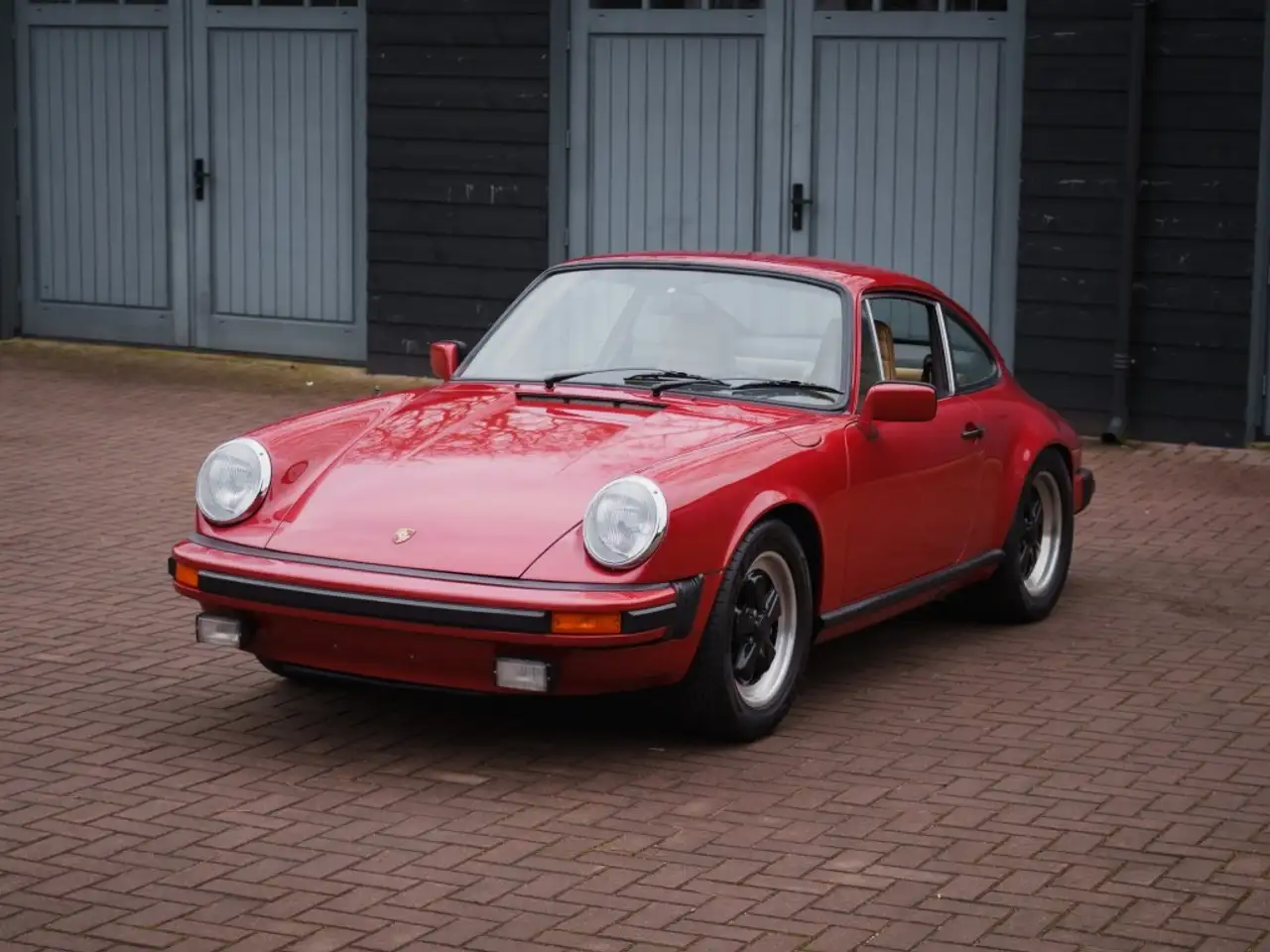 Porsche 911 3.0 SC Coupe Indiana Red Metallic, foto 4