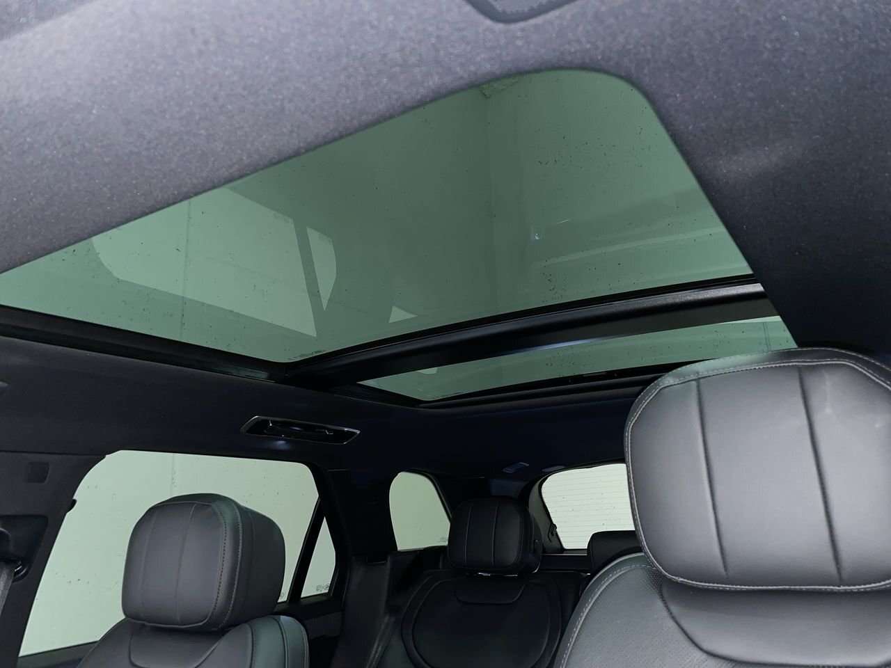 2026 Land Rover Range Rover Sport Dynamic SE Black Exterior Pack | Towing Pack / thumb 30