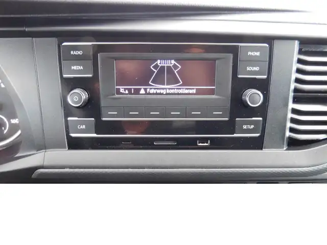 Volkswagen Transporter view 12