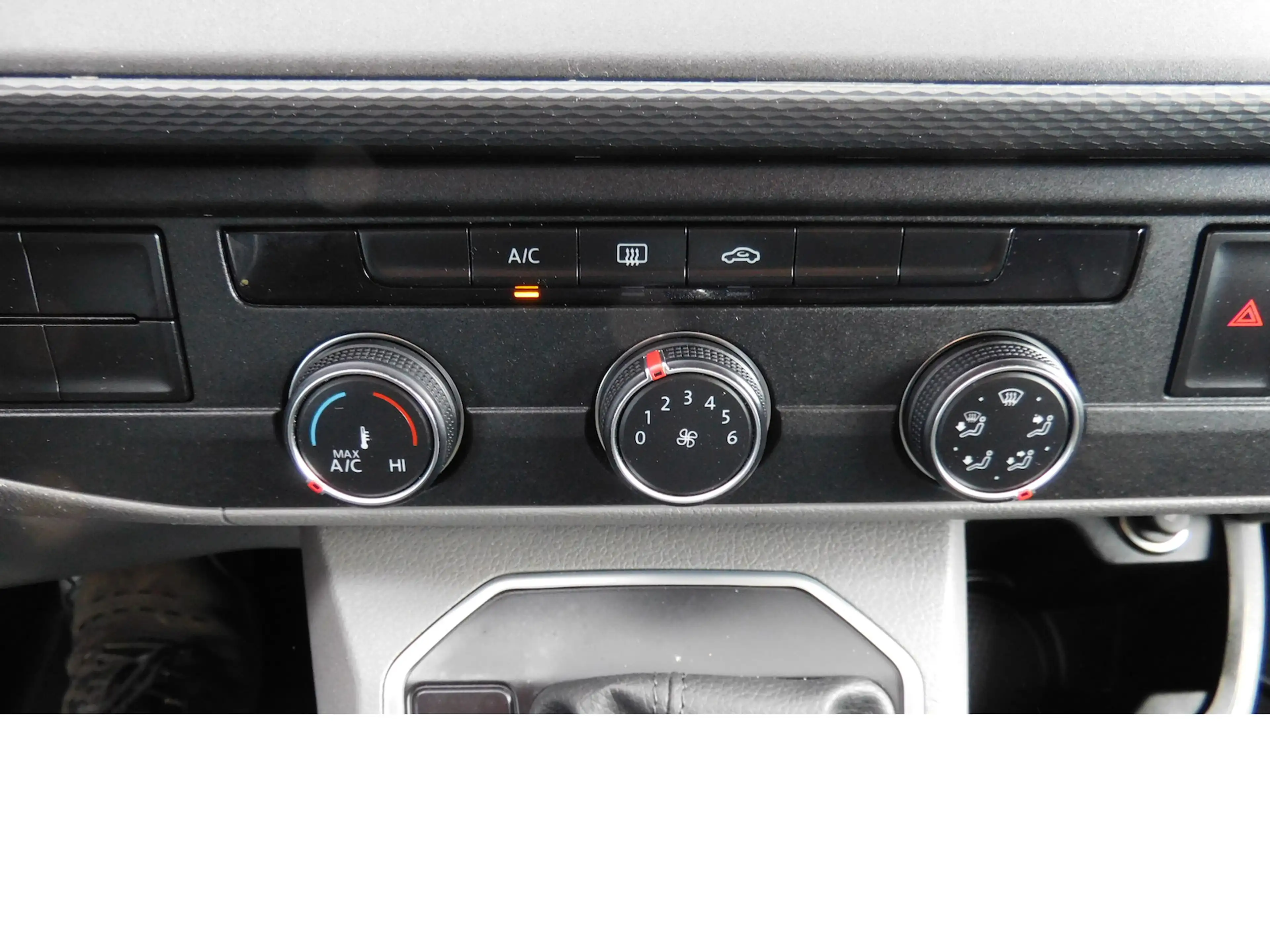 Volkswagen T6.1 Transporter Abt e- Lang Elektro Klima Radio — photo 13