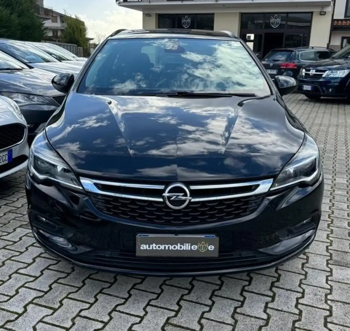 Opel Astra Sports Tourer 1.6 cdti Innovation 136cv auto Schwarz - 1