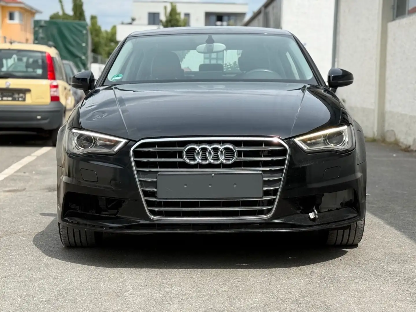 Audi A3 Limousine attraction*NAVI*DIESEL* Zwart - 2