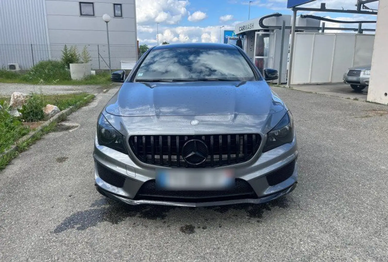 Mercedes-Benz CLA 180 180 Fascination AMG Grau - 2