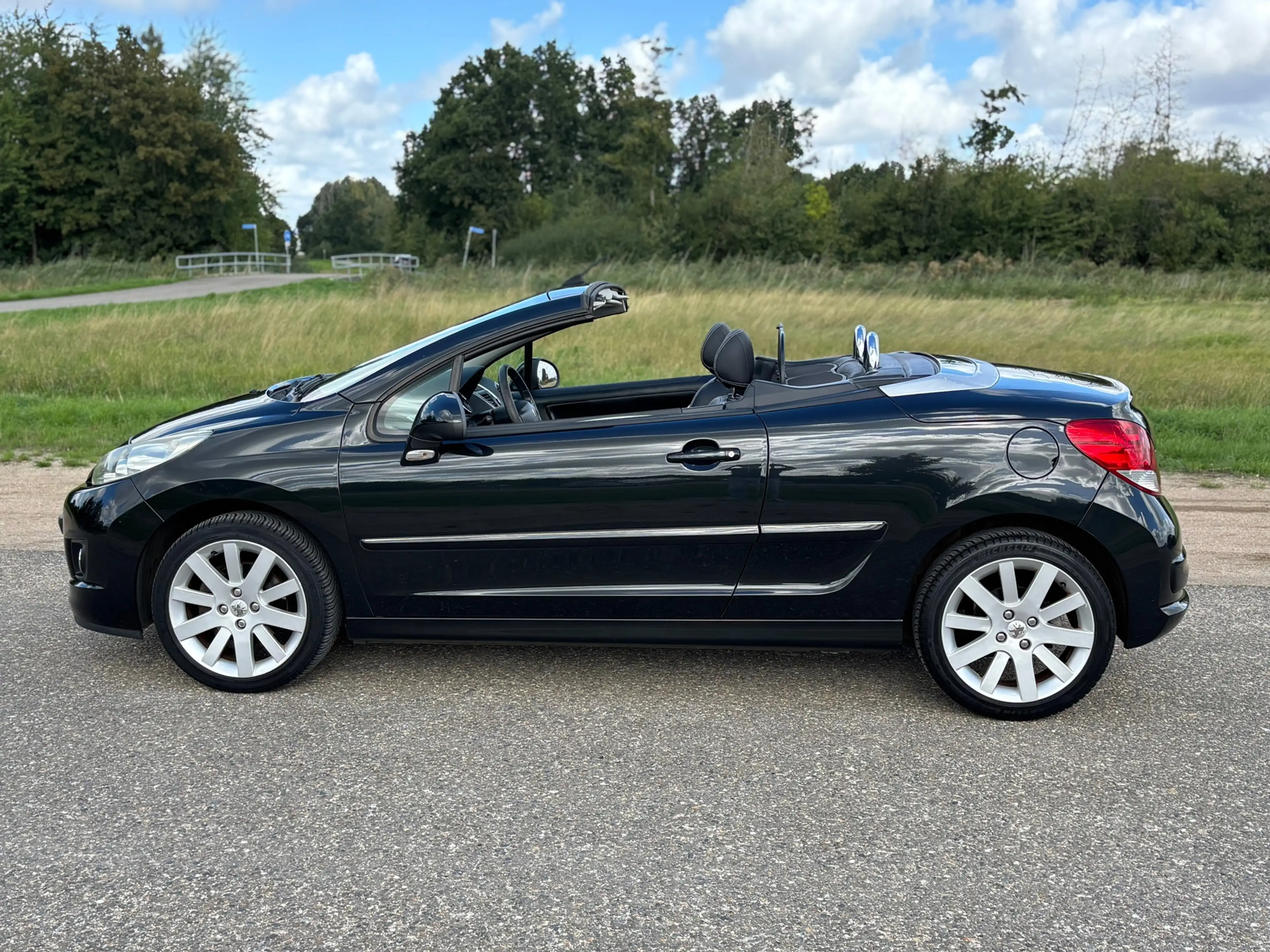 Peugeot 207 CC 1.6 VTi Noir & Blanc/Clima/Leder/Pdc/1e Eigenaa — photo 3