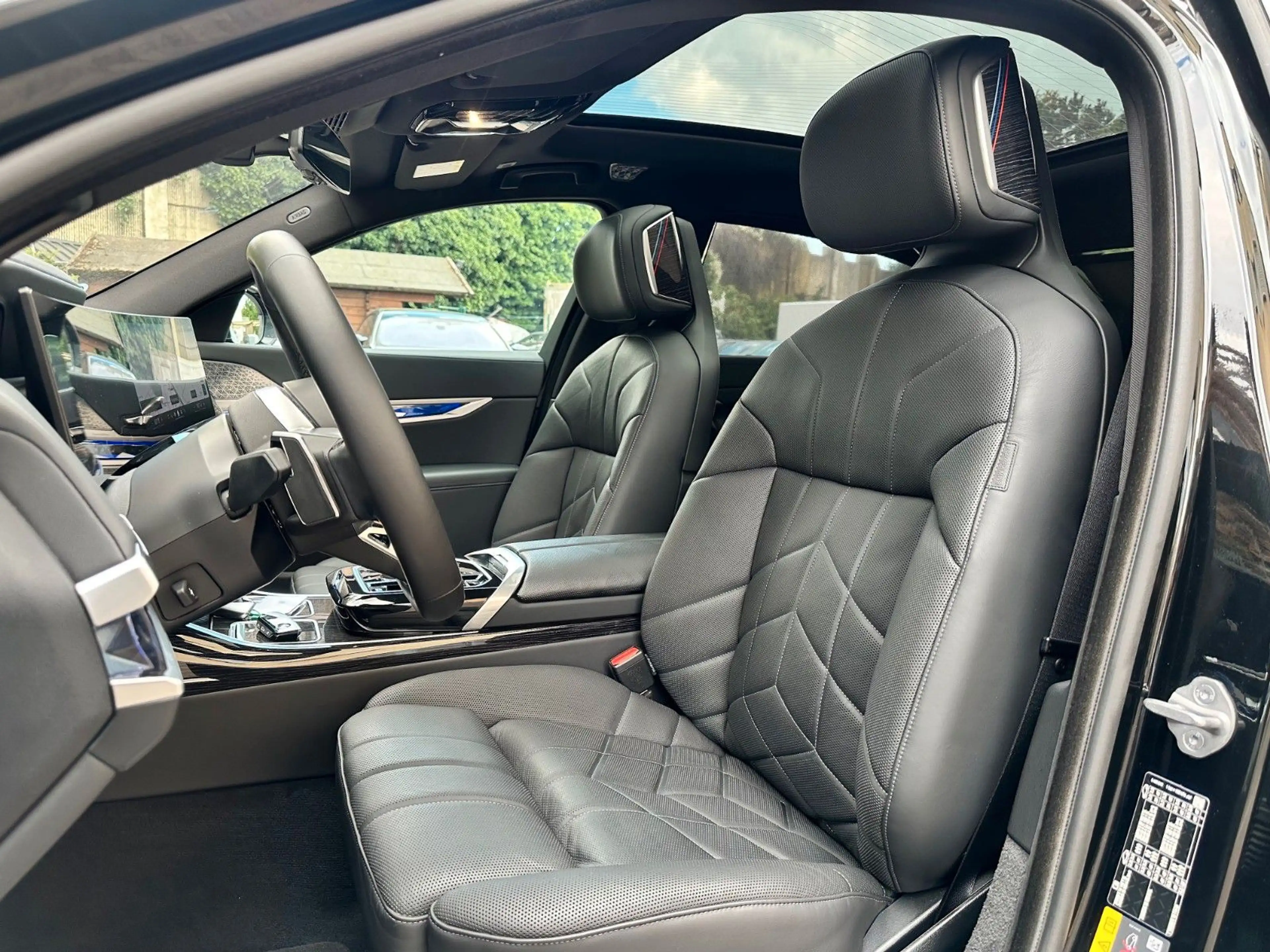 BMW i7 xDrive60 M Sport PANO-SKY*B&W*Sitzkl*Massage — photo 5