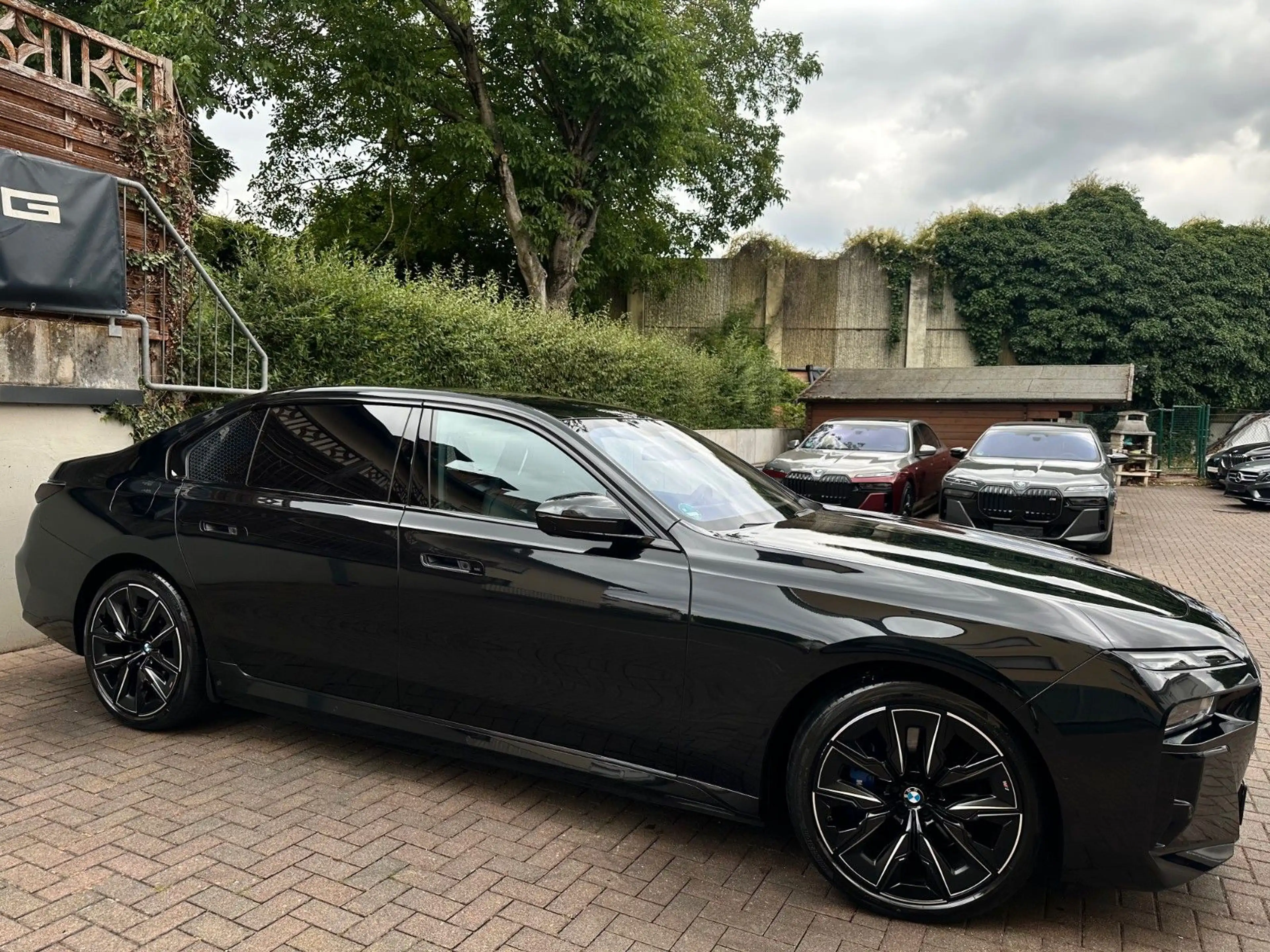 BMW i7 xDrive60 M Sport PANO-SKY*B&W*Sitzkl*Massage — photo 3