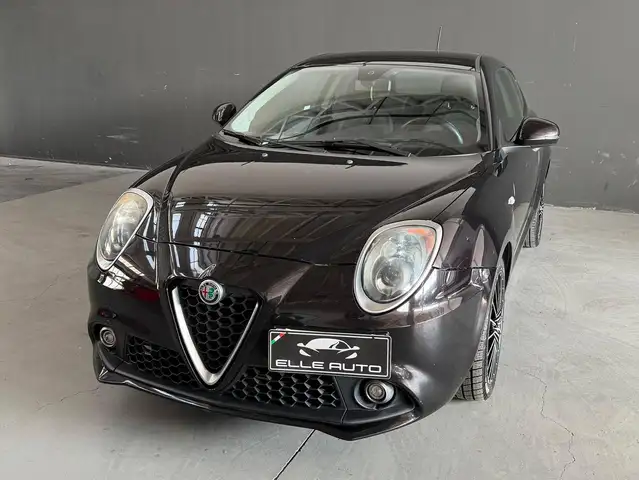 Alfa Romeo Mito view 3