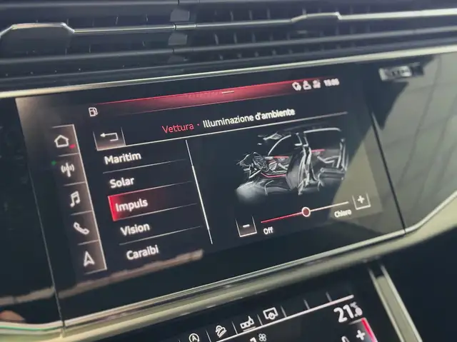 Audi Q8 view 11