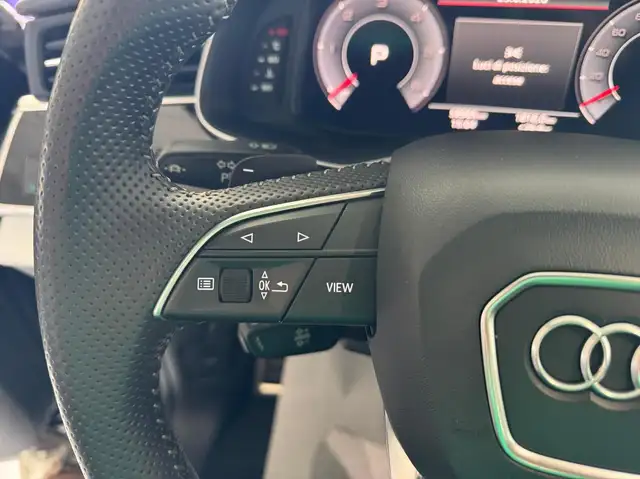 Audi Q8 view 16