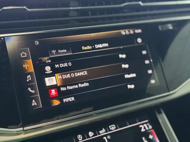 Audi Q8 view 26