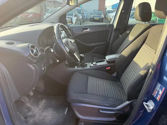 Mercedes-Benz B Class view 5