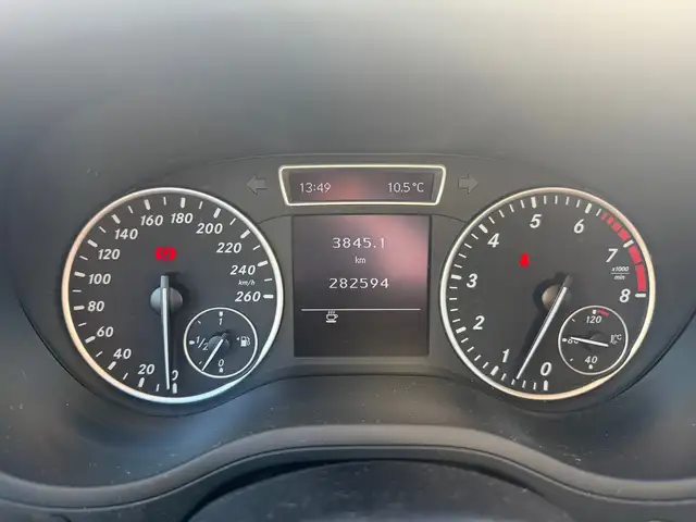 Mercedes-Benz B Class view 25