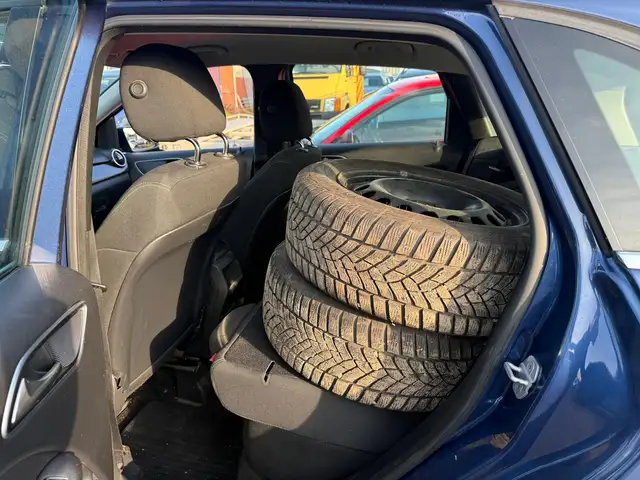 Mercedes-Benz B Class view 21