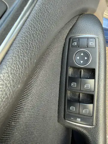 Mercedes-Benz B Class view 16