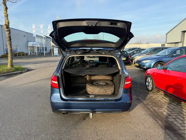 Mercedes-Benz B Class view 17