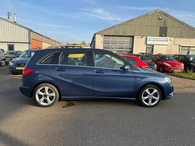 Mercedes-Benz B Class view 8