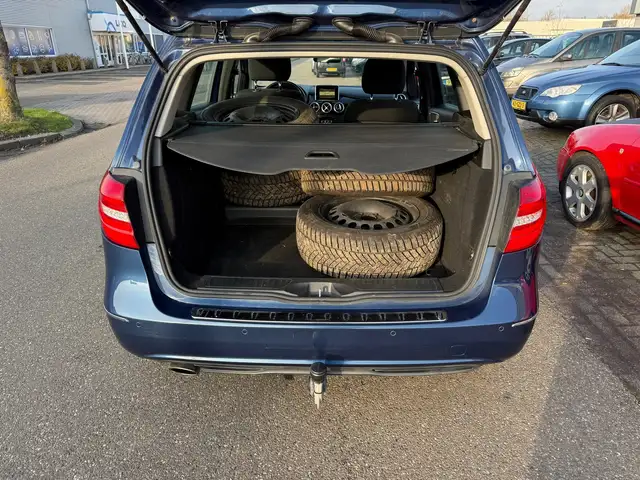Mercedes-Benz B Class view 11
