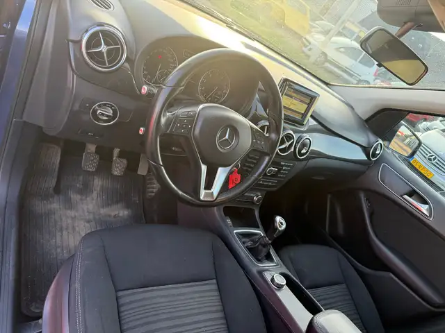 Mercedes-Benz B Class view 30