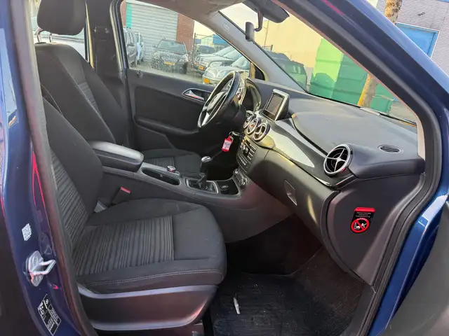 Mercedes-Benz B Class view 10