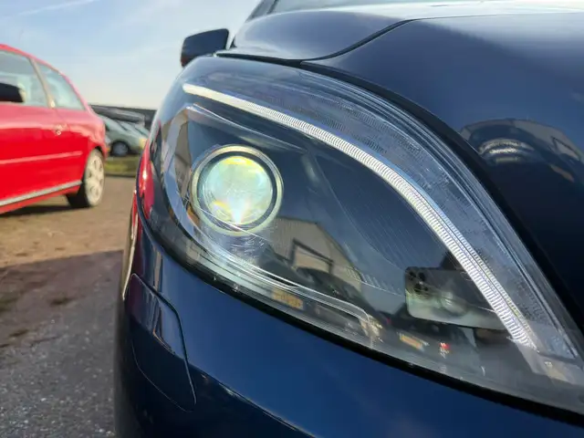 Mercedes-Benz B Class view 13