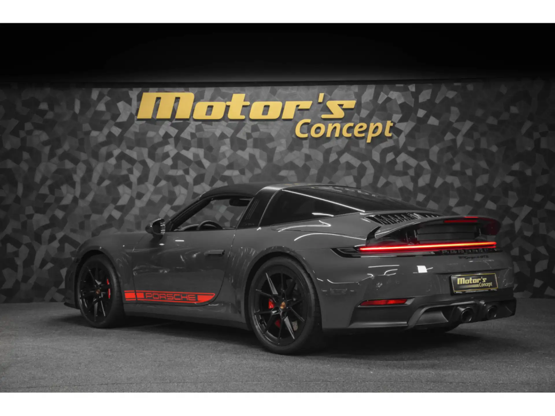 포르쉐 911 Targa 4 GTS 2025 건메탈 사진 7