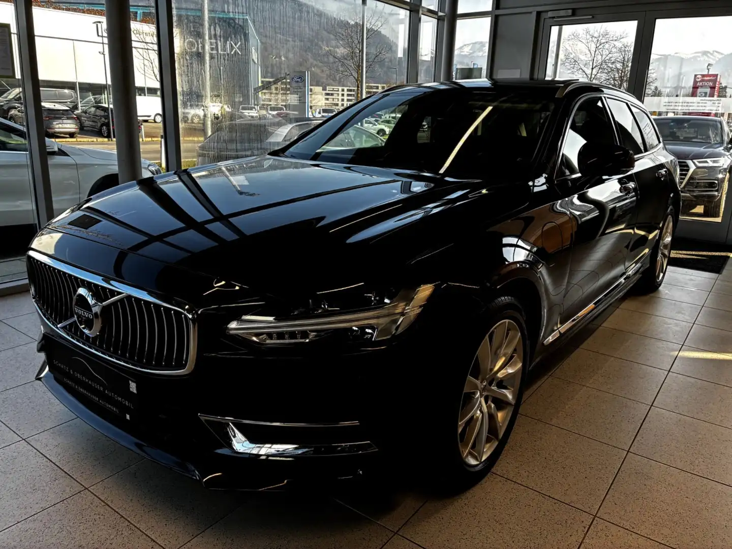 Volvo V90 V 90 T8 Twin Engine AWD Inscription Plug-In Hybrid Schwarz - 1