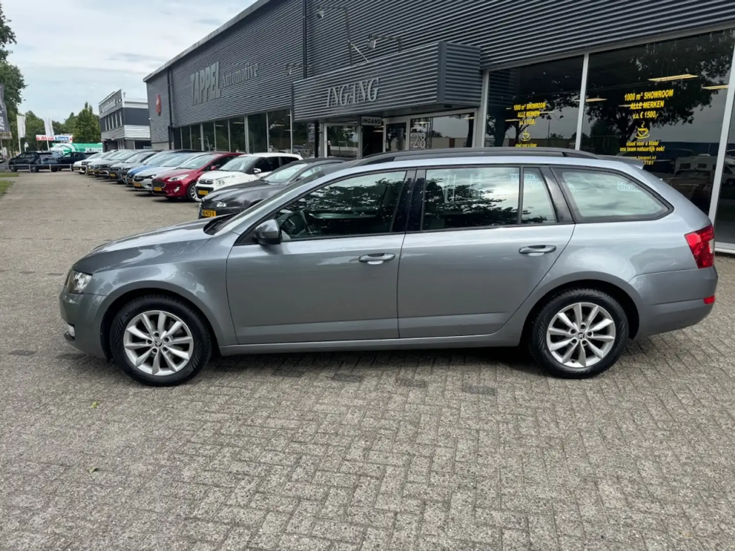 Skoda Octavia Combi 1.4 TSI Grt Amb Bns Grijs - 2