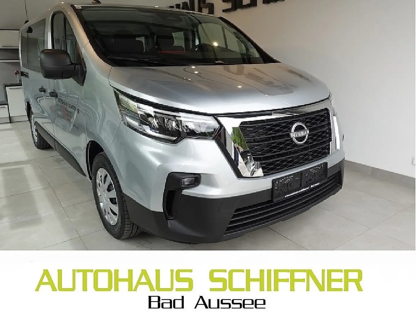 Nissan Primastar Kombi L1H1 dCi 150 9-Sitzer Acenta *VERMIETUNG ... Stříbrná - 1