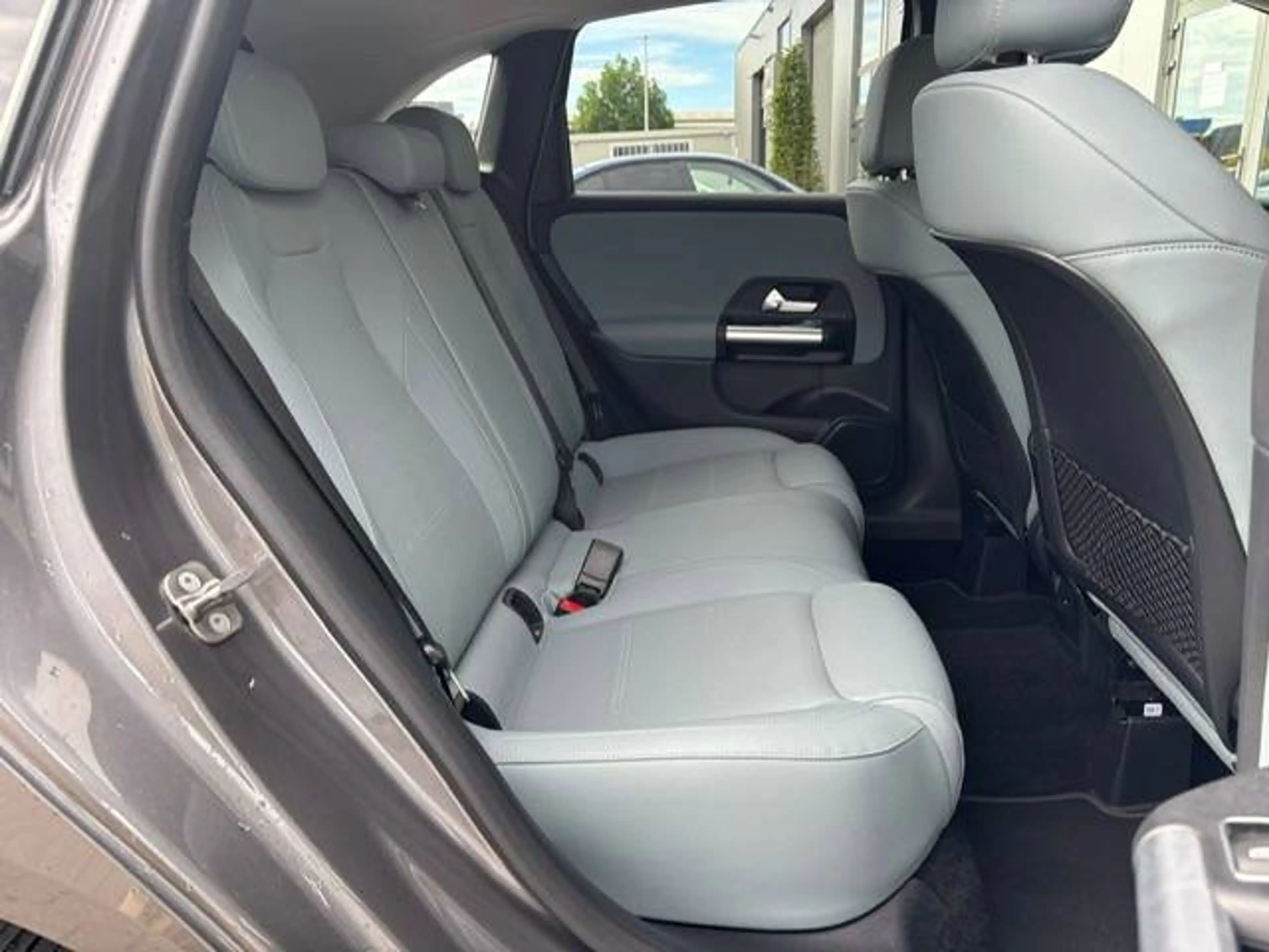 Mercedes-Benz B 250 Adaptive cruise controle/camera/LED/navigatie — photo 12