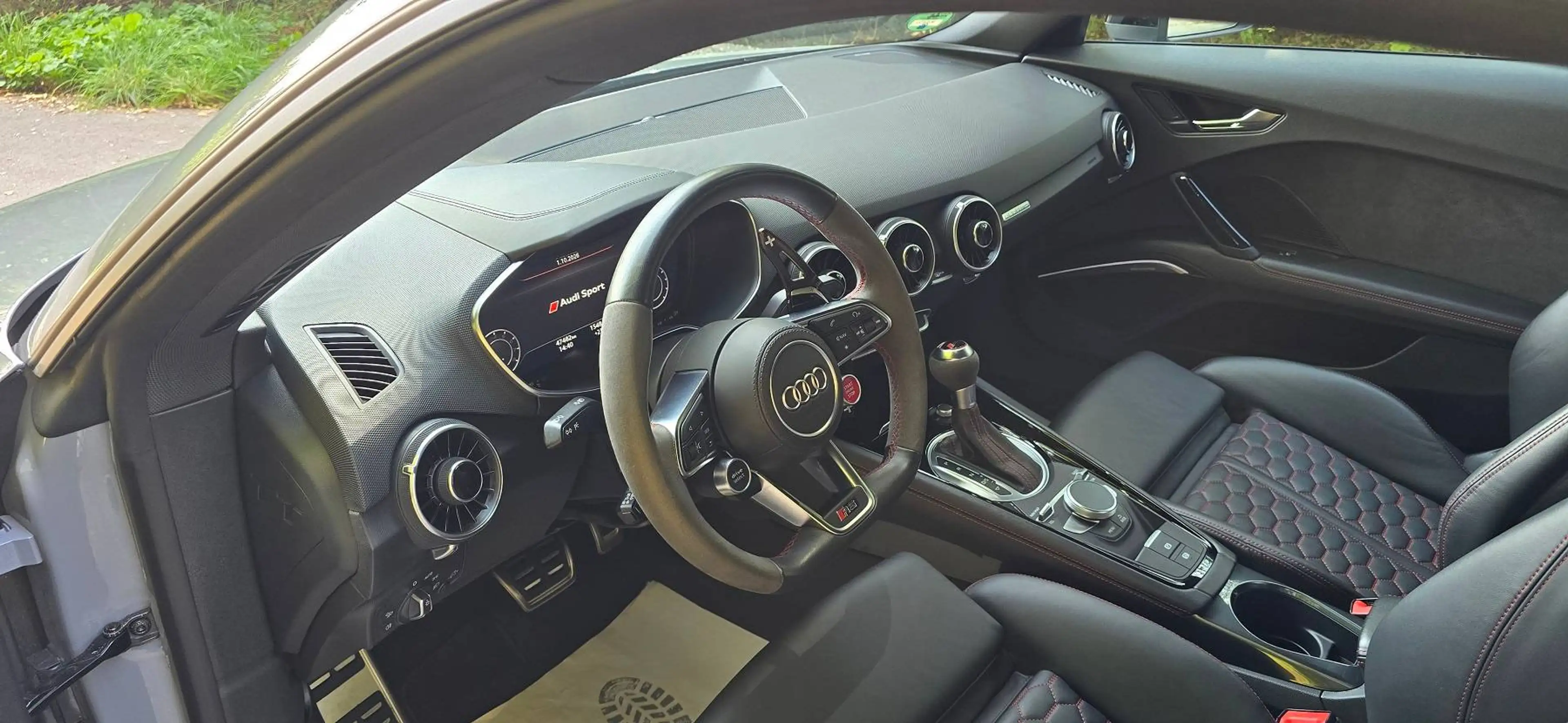 Audi TT RS Audi TT Coupe quattro S tronic — photo 8