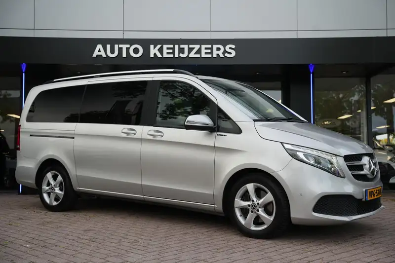 Mercedes-Benz V 220