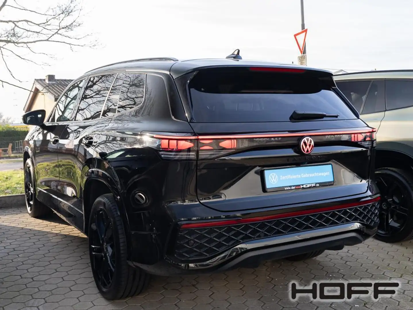 Volkswagen Tayron 2.0 TDI DSG R-Line Navi AHK Panorama Standheizung Noir - 2