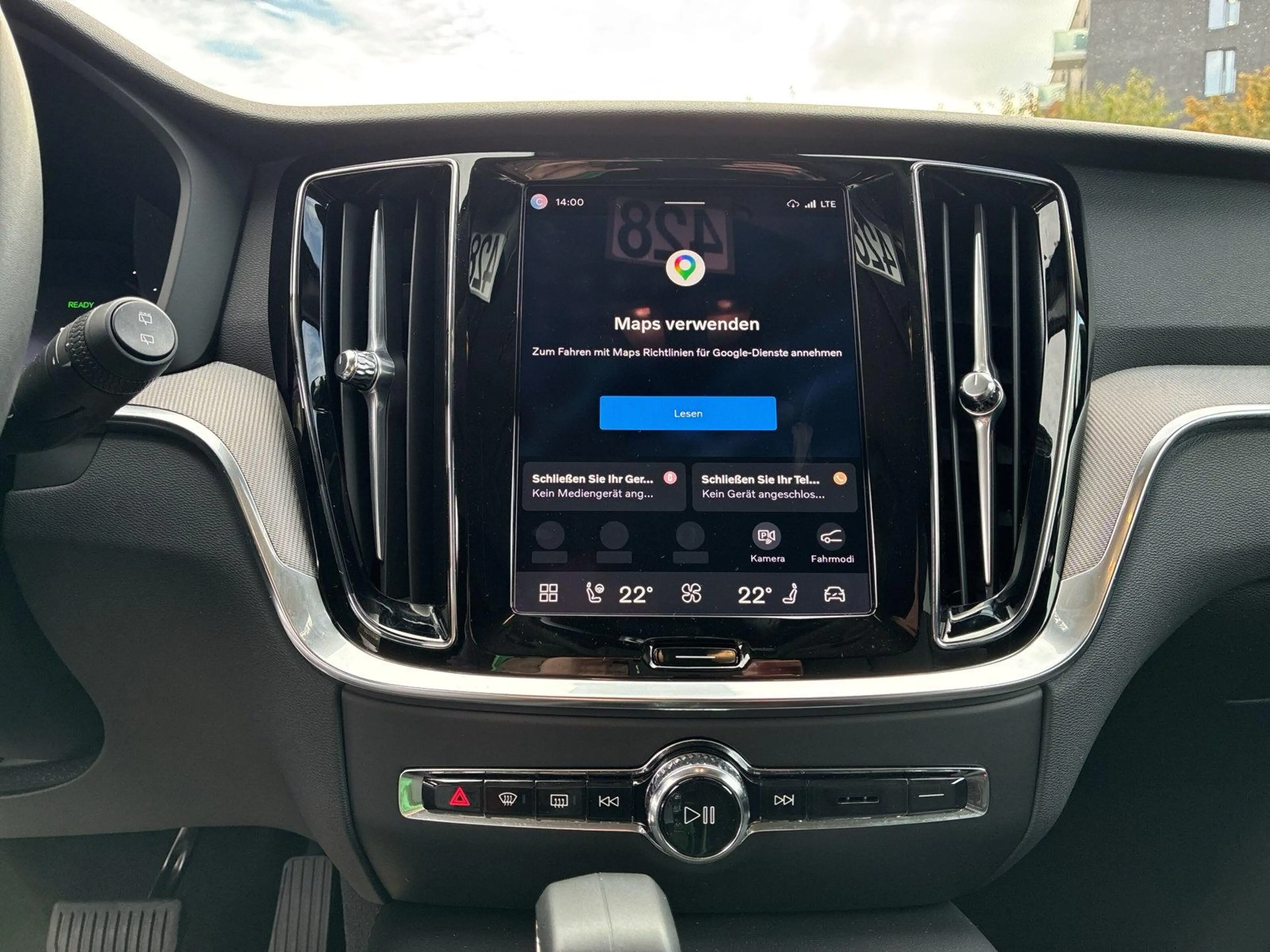 Volvo V60 T8 AWD Plus Dark Recharge | ACC | H&K | LED — photo 12