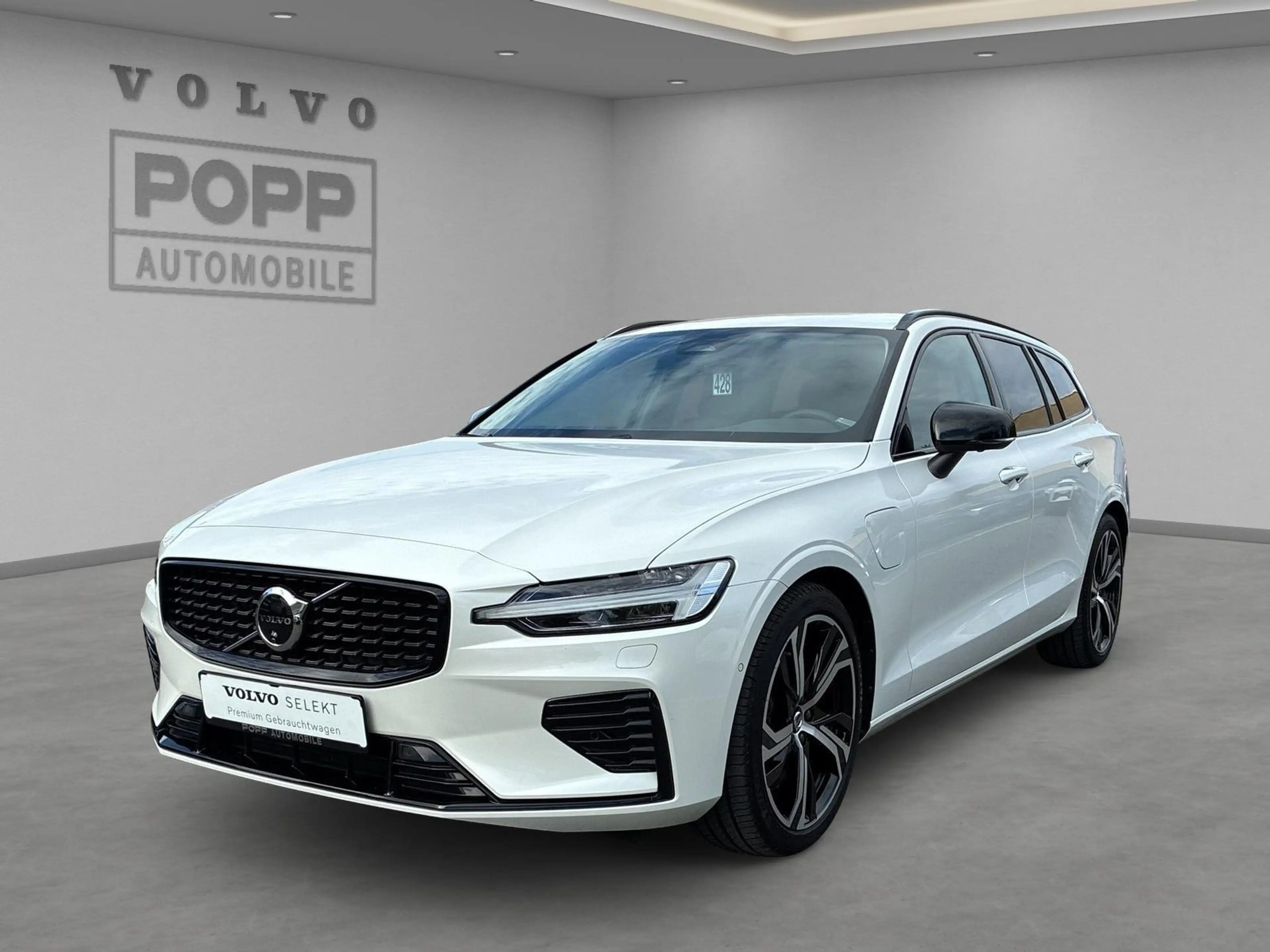 Volvo V60 T8 AWD Plus Dark Recharge | ACC | H&K | LED