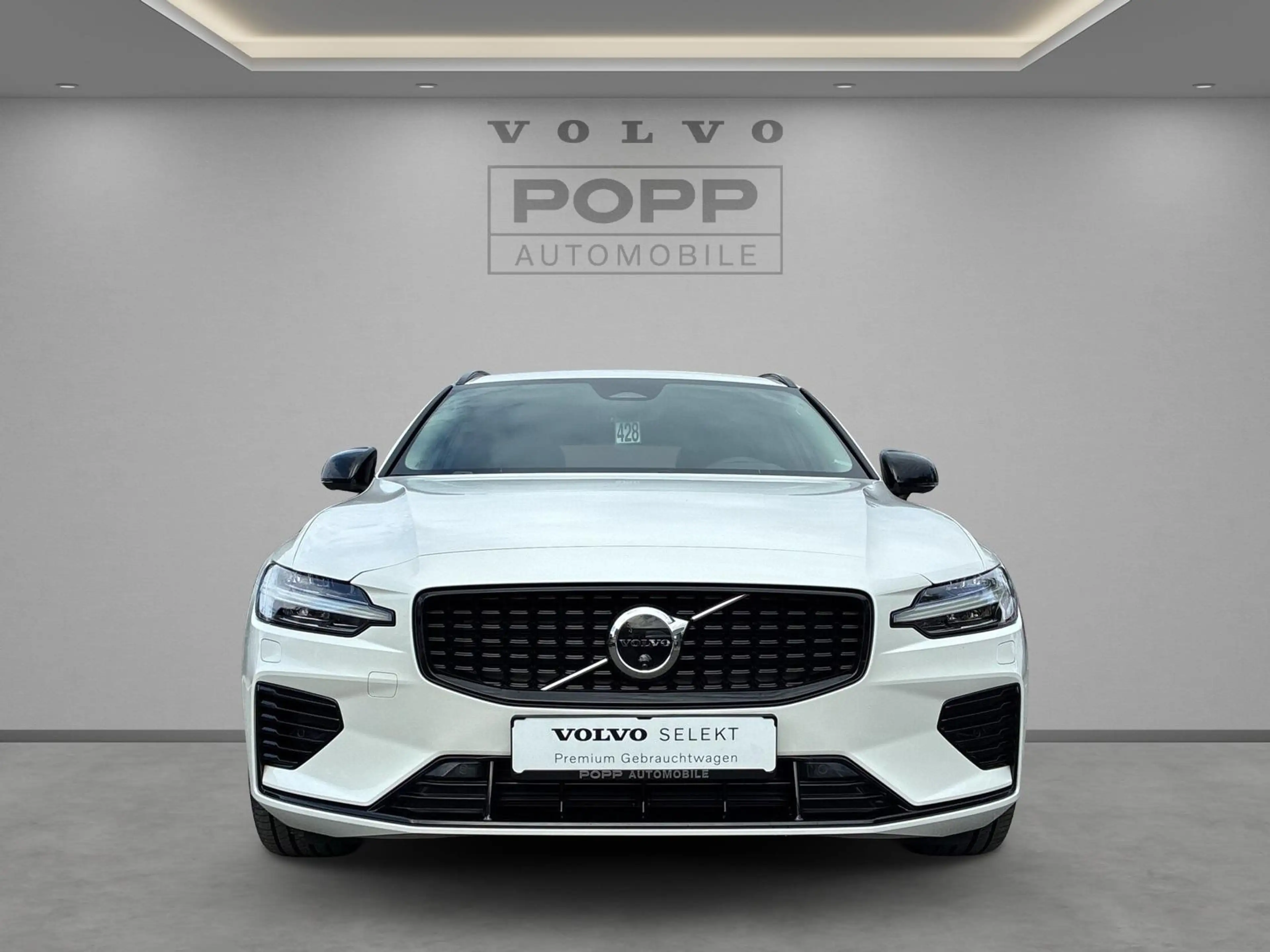 Volvo V60 T8 AWD Plus Dark Recharge | ACC | H&K | LED — photo 8