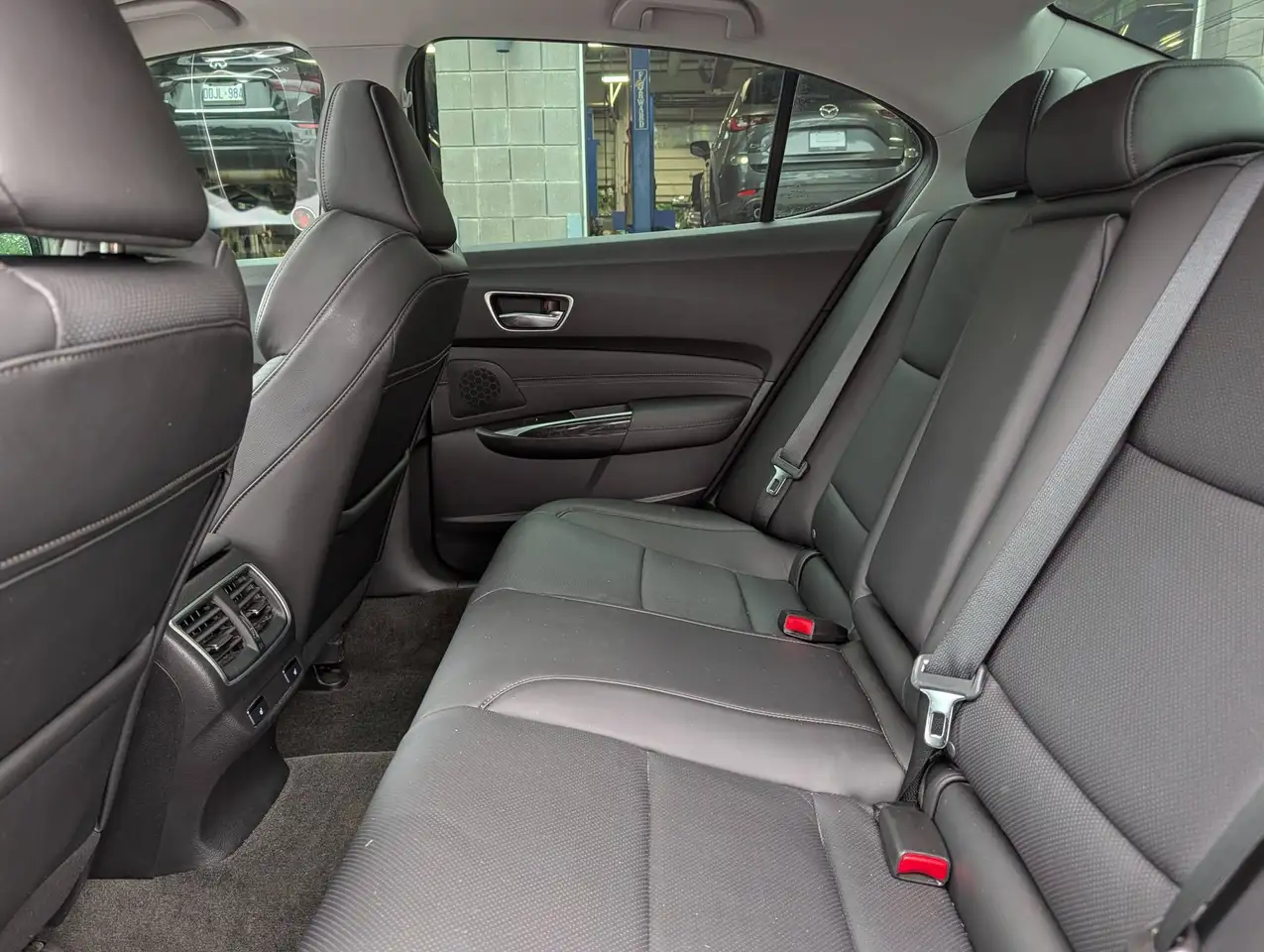 Acura TLX снимка Acura TLX