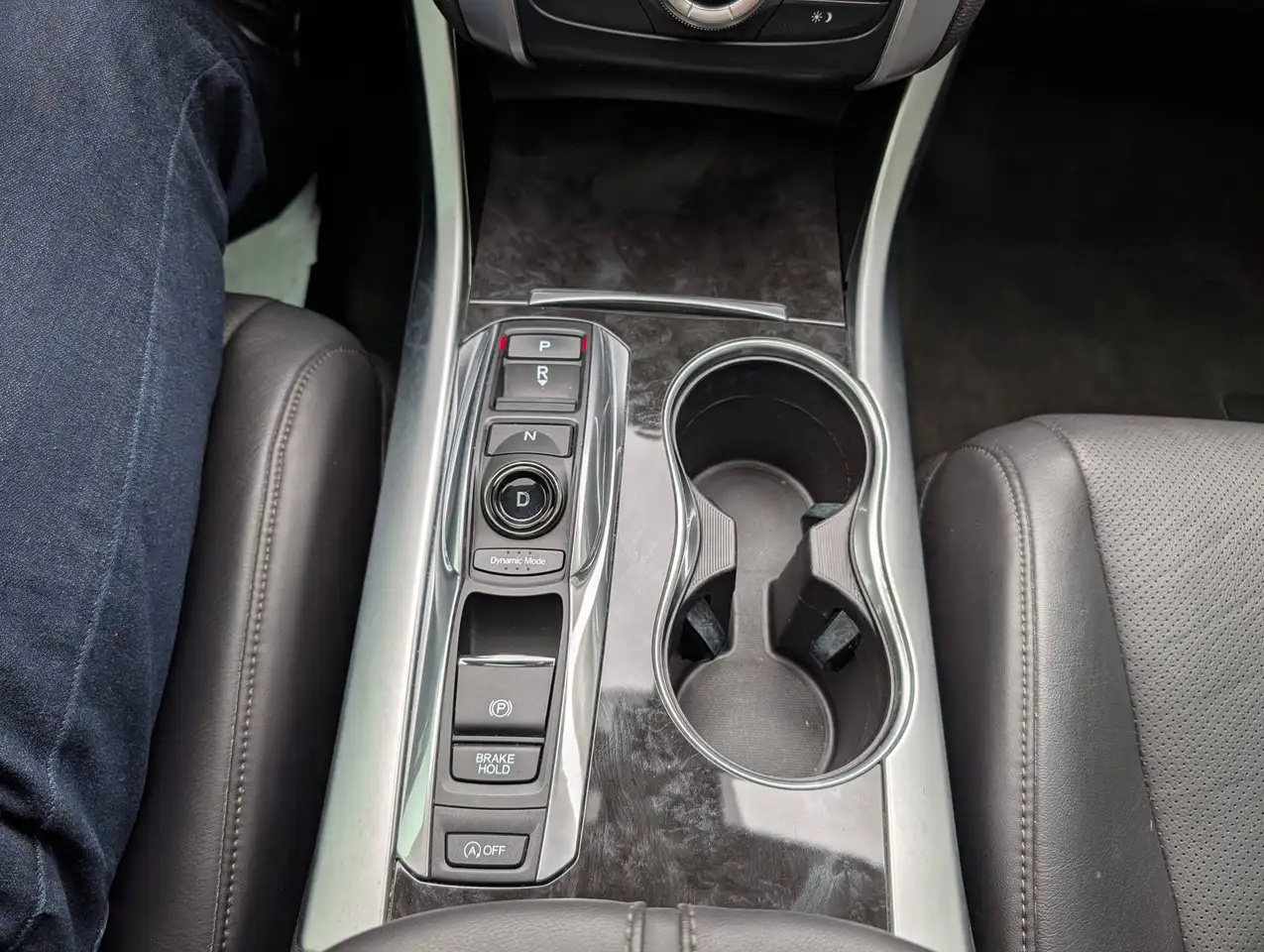Acura TLX снимка Acura TLX