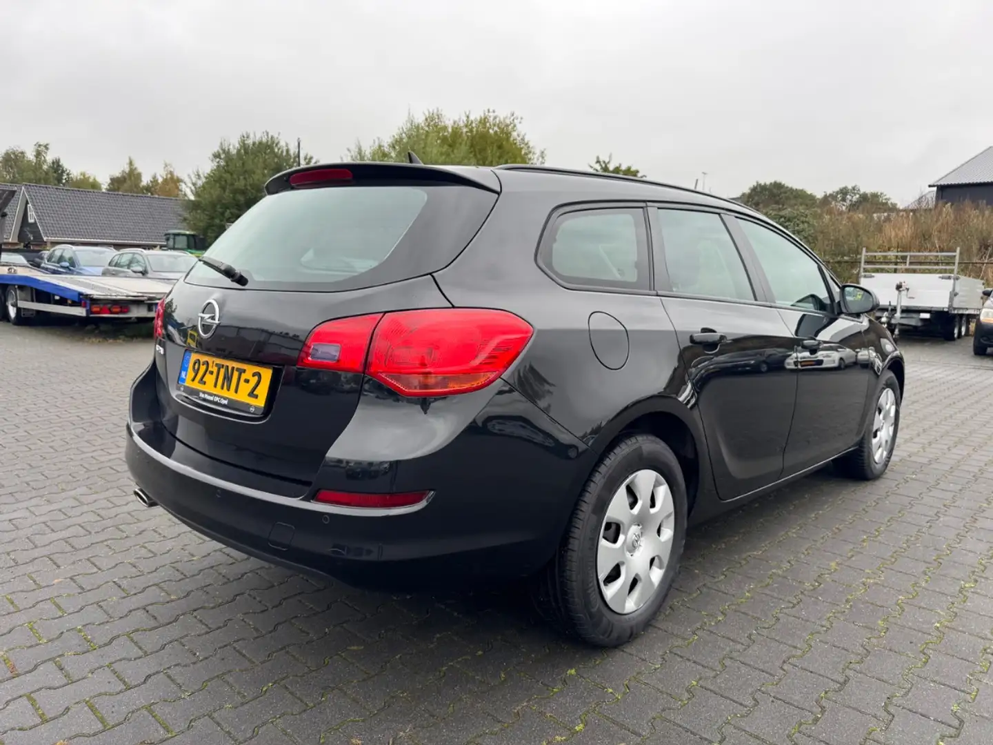 Opel Astra Sports Tourer 1.4 Turbo 88kw | Business | Airco | Zwart - 2