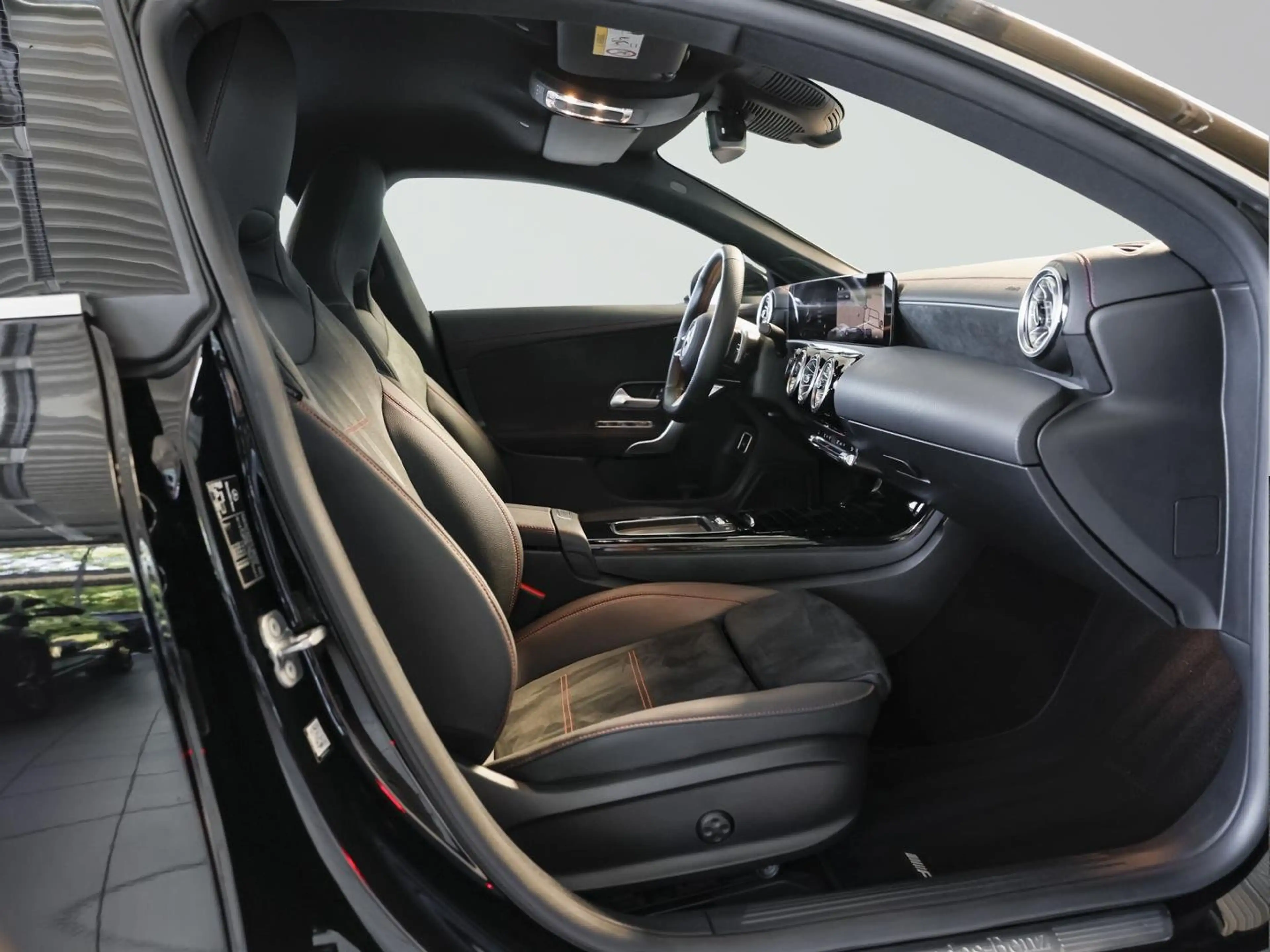 Mercedes-Benz CLA 200 AMG Night Keyless Ambiente Kamera LED — photo 4