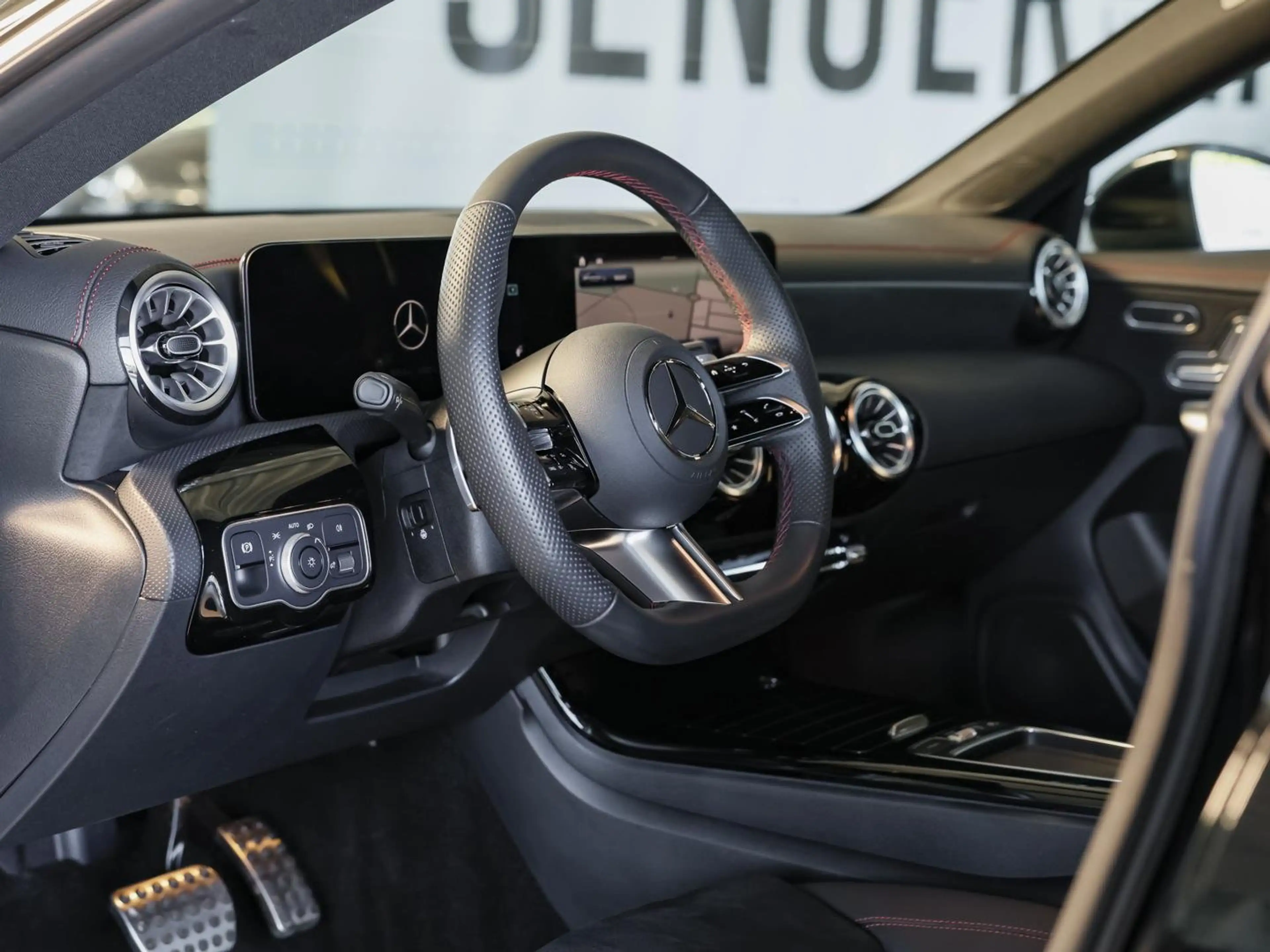 Mercedes-Benz CLA 200 AMG Night Keyless Ambiente Kamera LED — photo 13