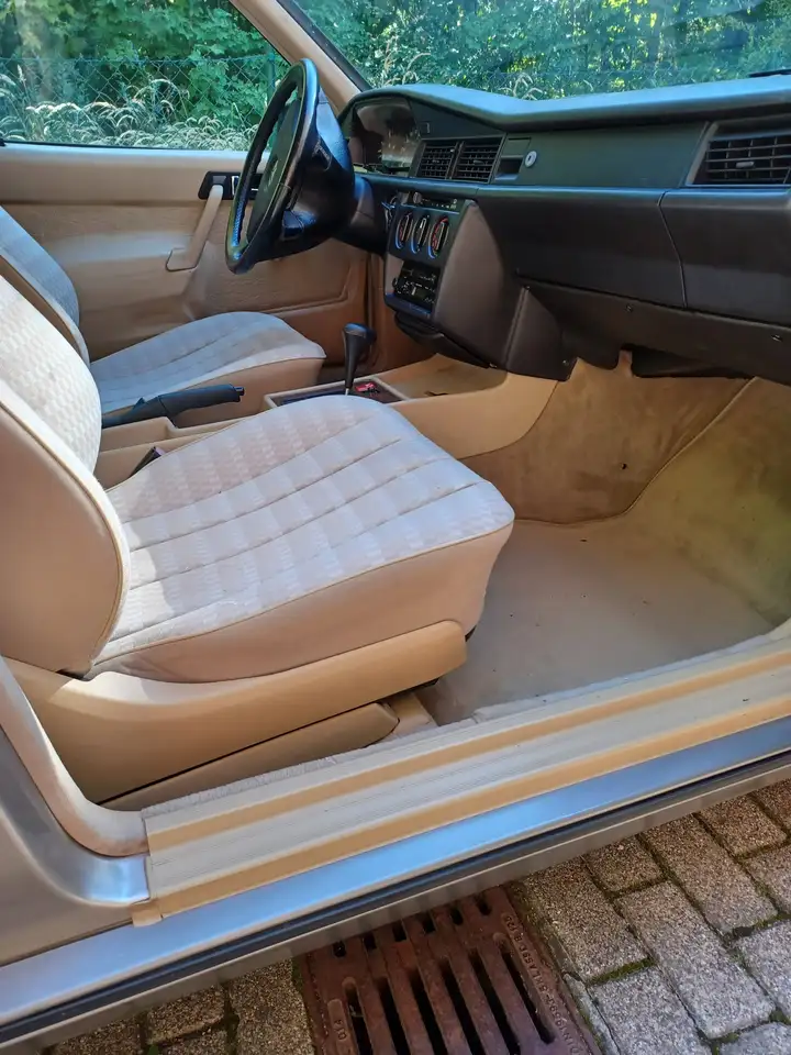Mercedes-Benz 190 E 1.8, foto 5