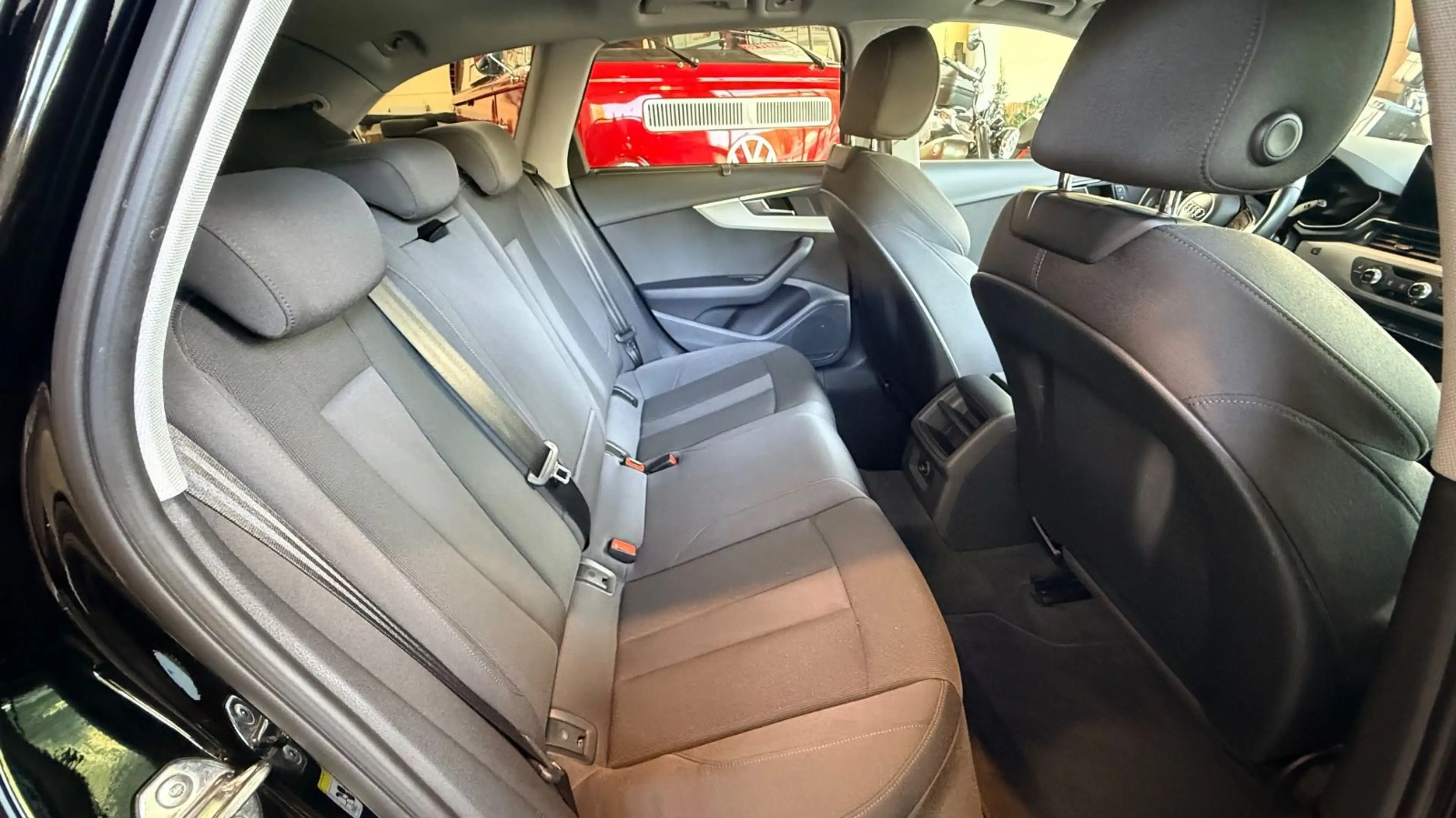 Audi A4 allroad quattro 40 TDI basis — photo 6