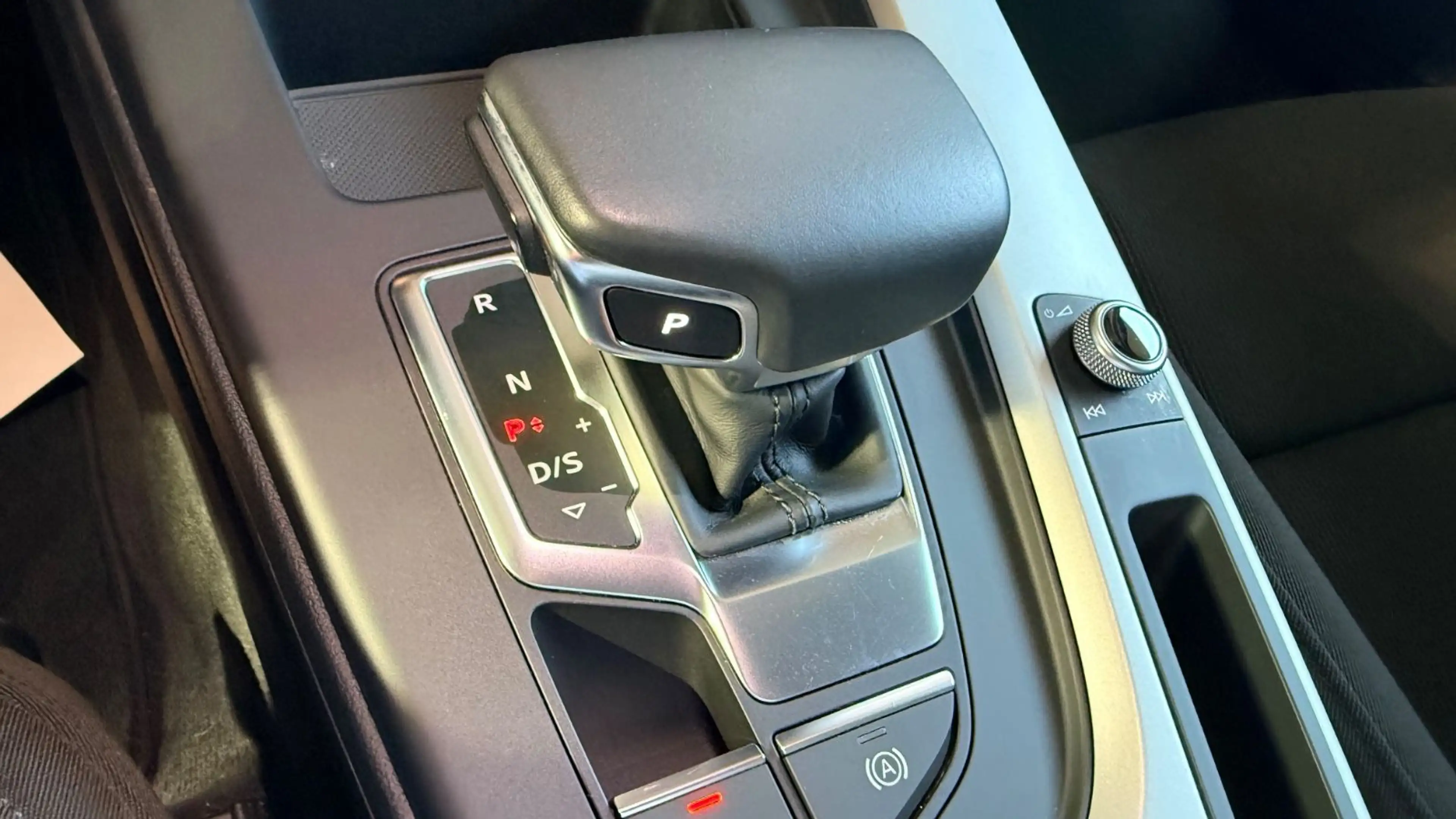 Audi A4 allroad quattro 40 TDI basis — photo 9