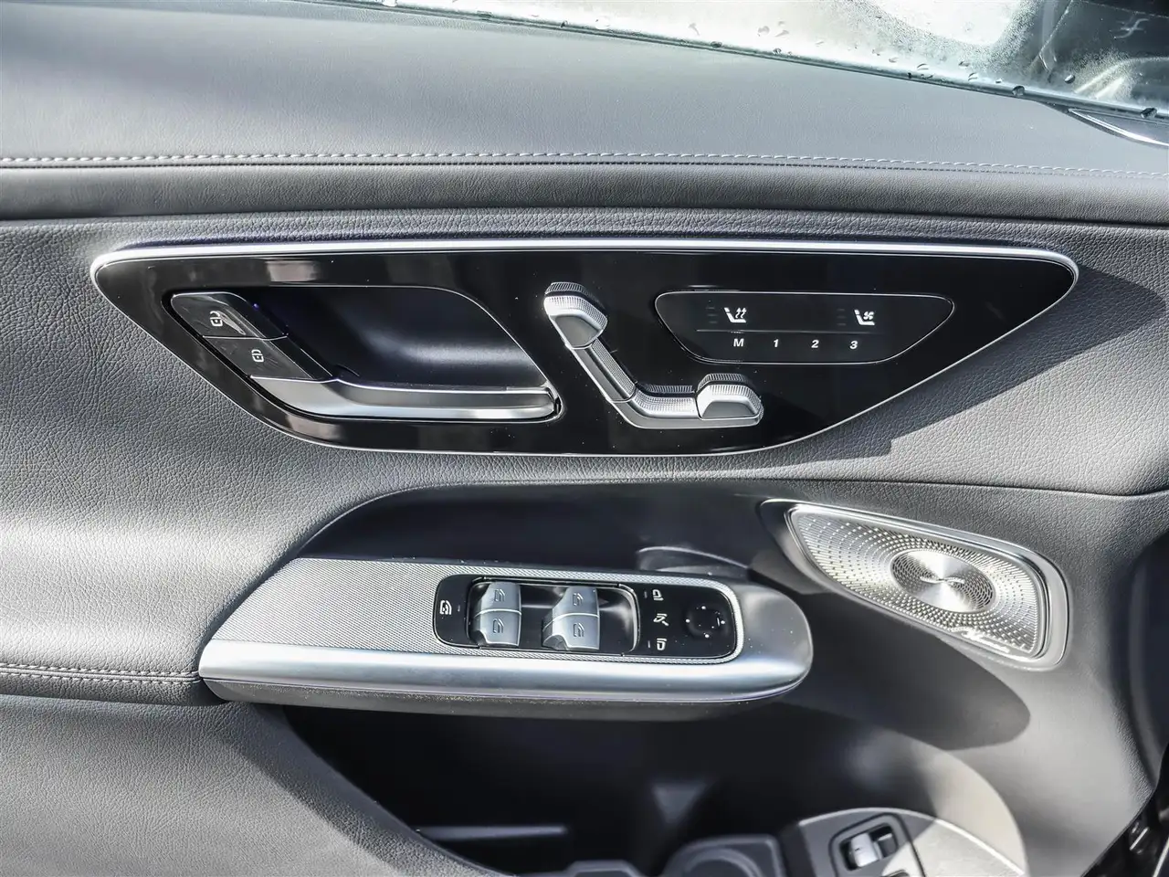 Mercedes-Benz GLC снимка Mercedes-Benz GLC