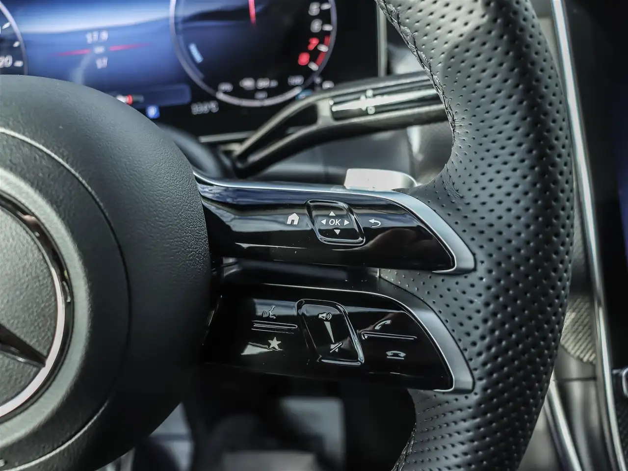 Mercedes-Benz GLC снимка Mercedes-Benz GLC