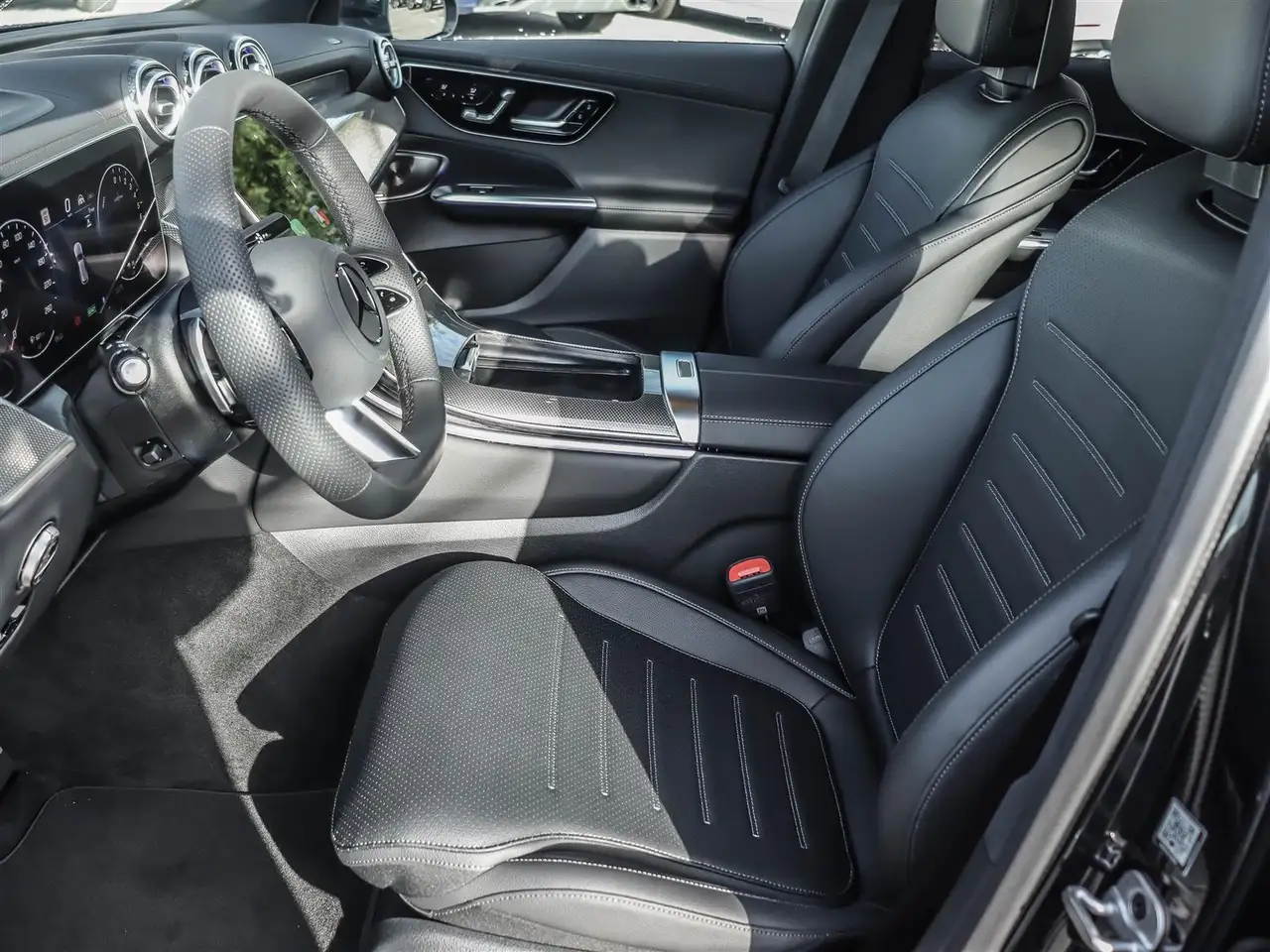 Mercedes-Benz GLC снимка Mercedes-Benz GLC