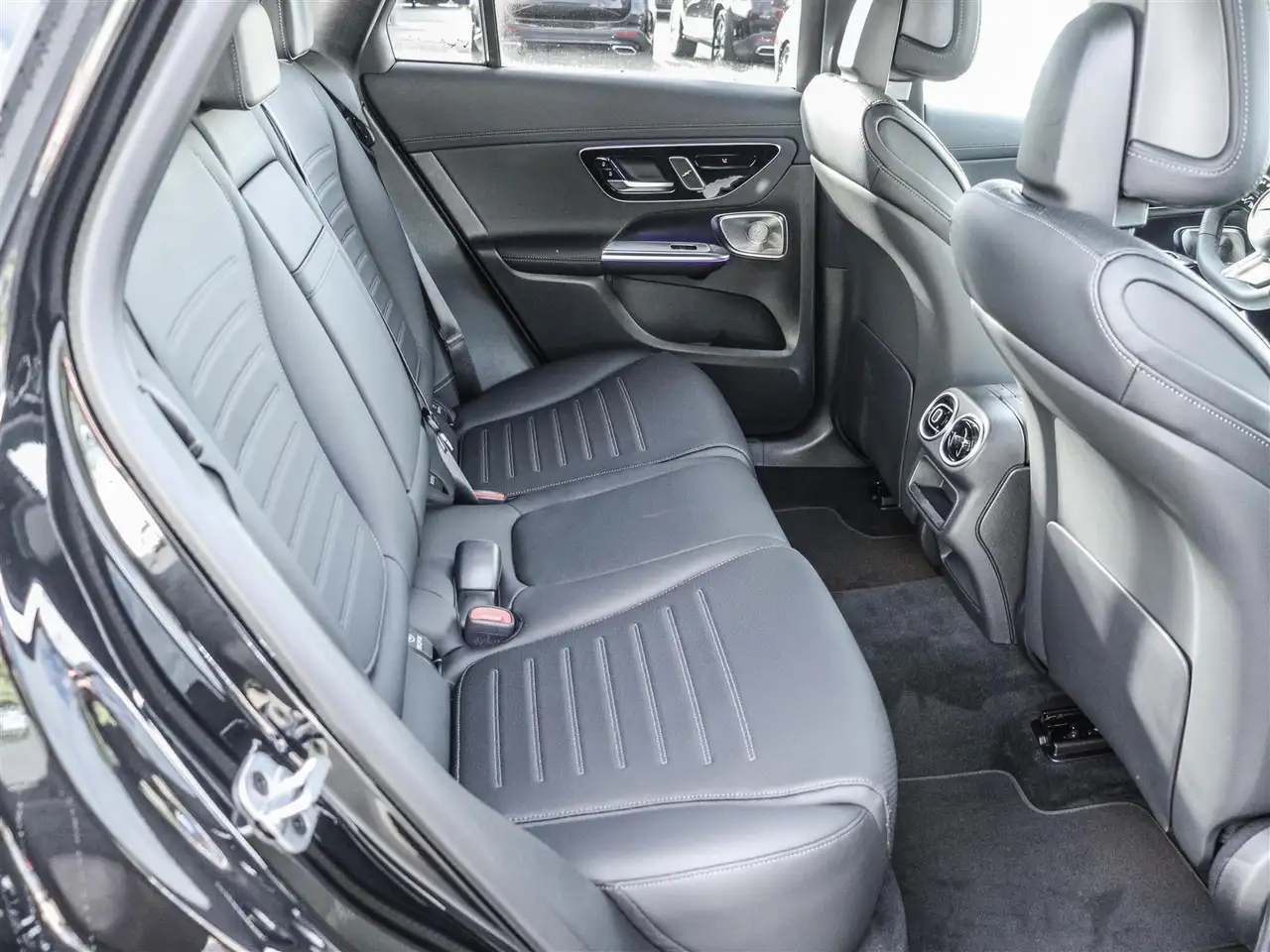 Mercedes-Benz GLC снимка Mercedes-Benz GLC