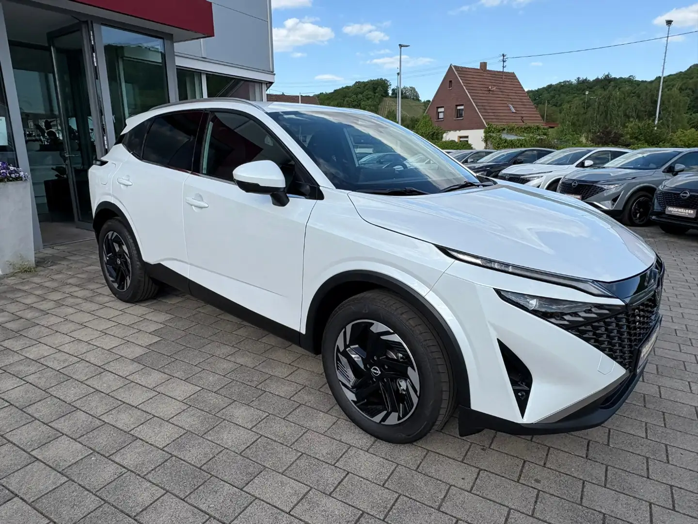 Nissan Qashqai 1.3DIG-T MHEV N-Connecta CVT Winter Komfort Weiß - 2