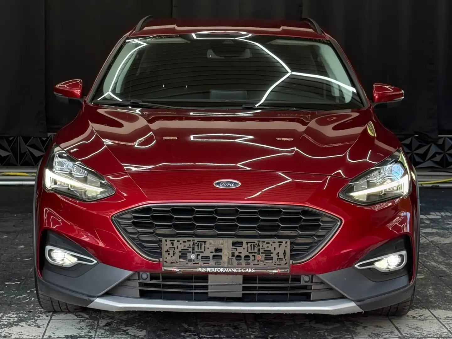 Ford Focus Traveller 2,0 EcoBlue SCR Titanium Rot - 2