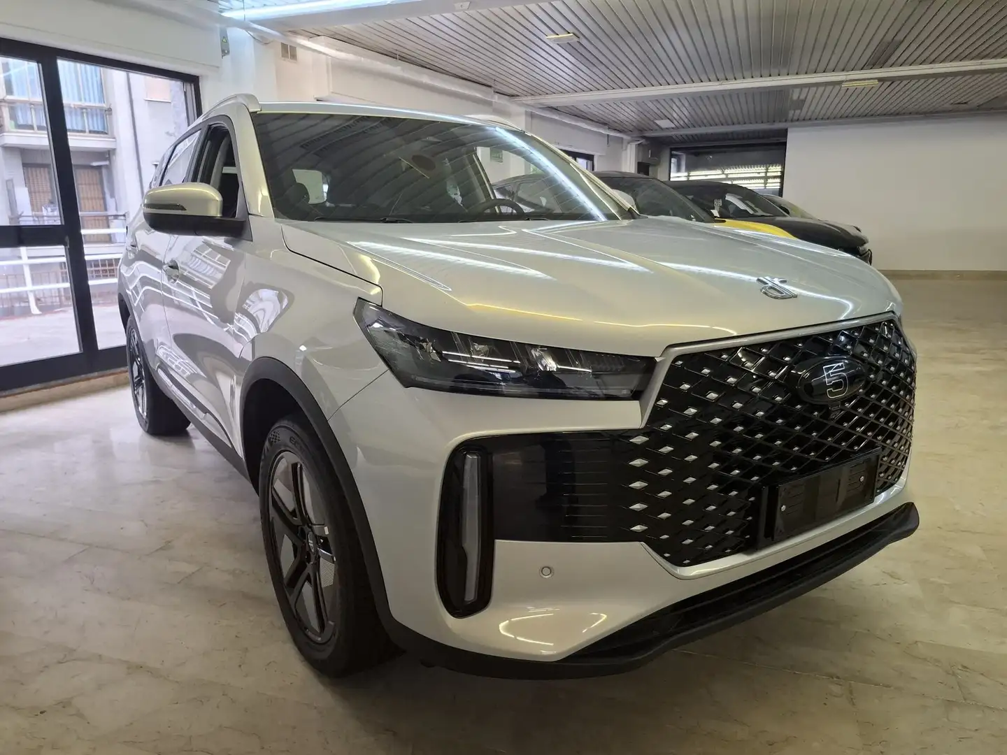 DR Automobiles DR5 DR 5.0 DR 5 1.5 HEV Silber - 1